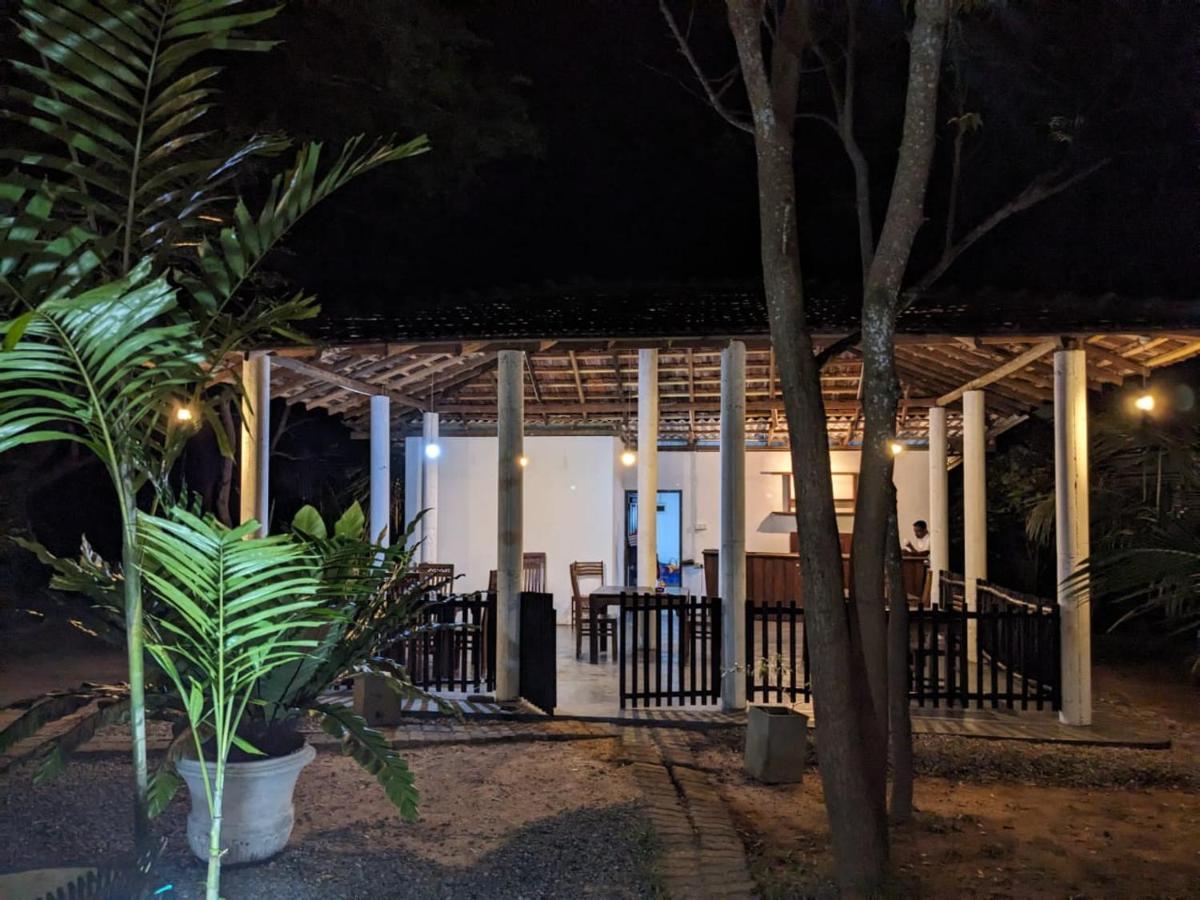 Silent Cabana And Restaurant Marakolliya, Tangalle Ngoại thất bức ảnh