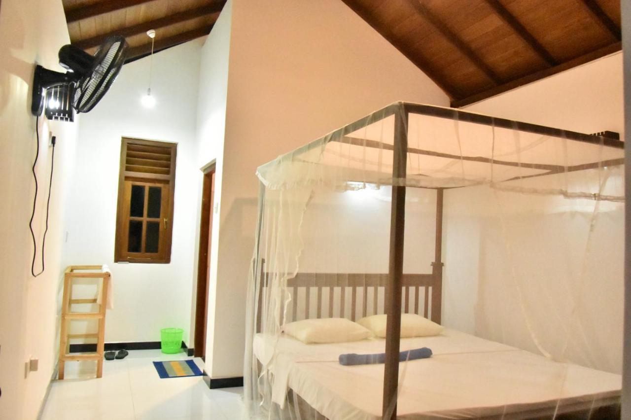 Silent Cabana And Restaurant Marakolliya, Tangalle Ngoại thất bức ảnh