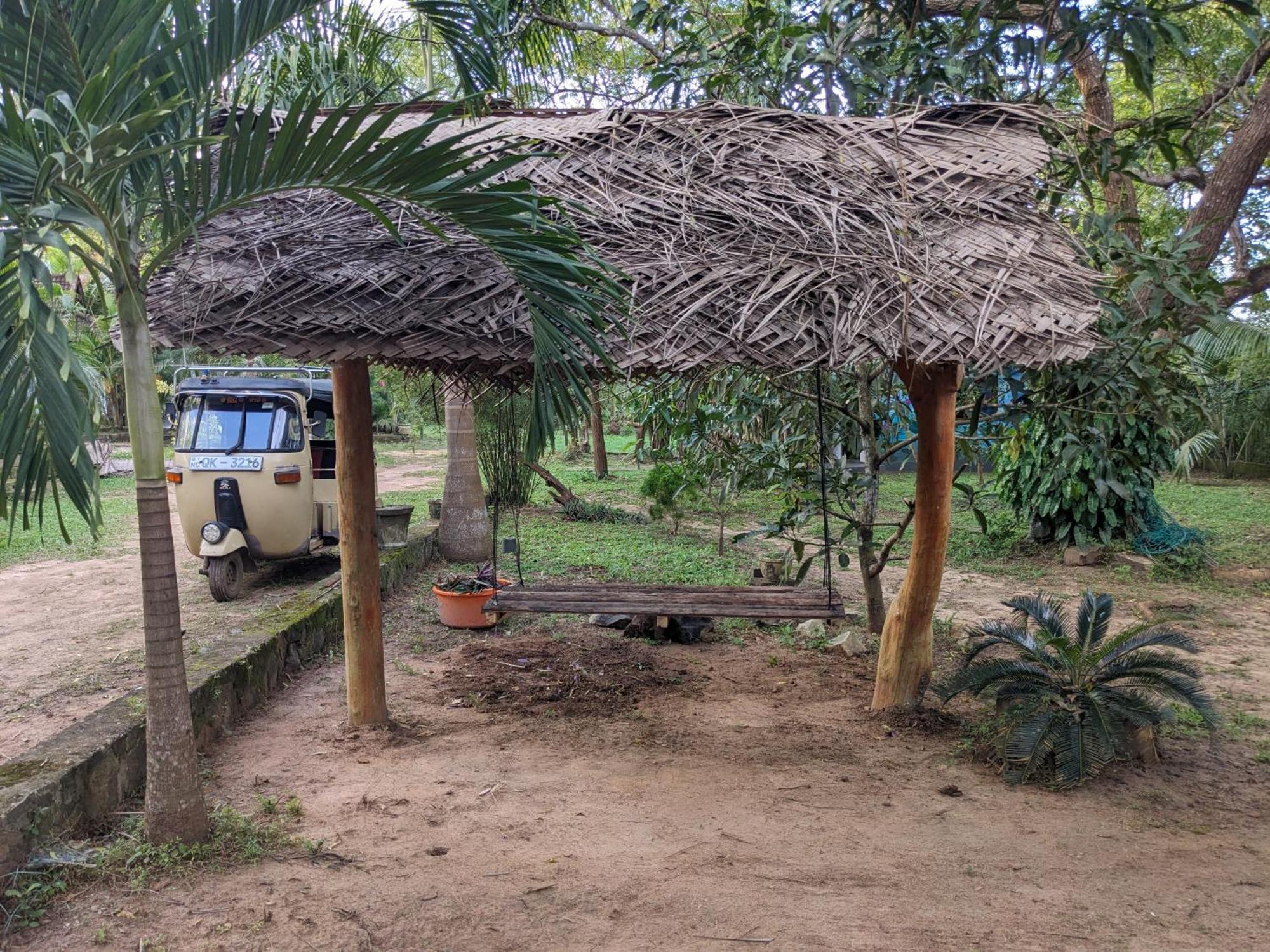 Silent Cabana And Restaurant Marakolliya, Tangalle Ngoại thất bức ảnh