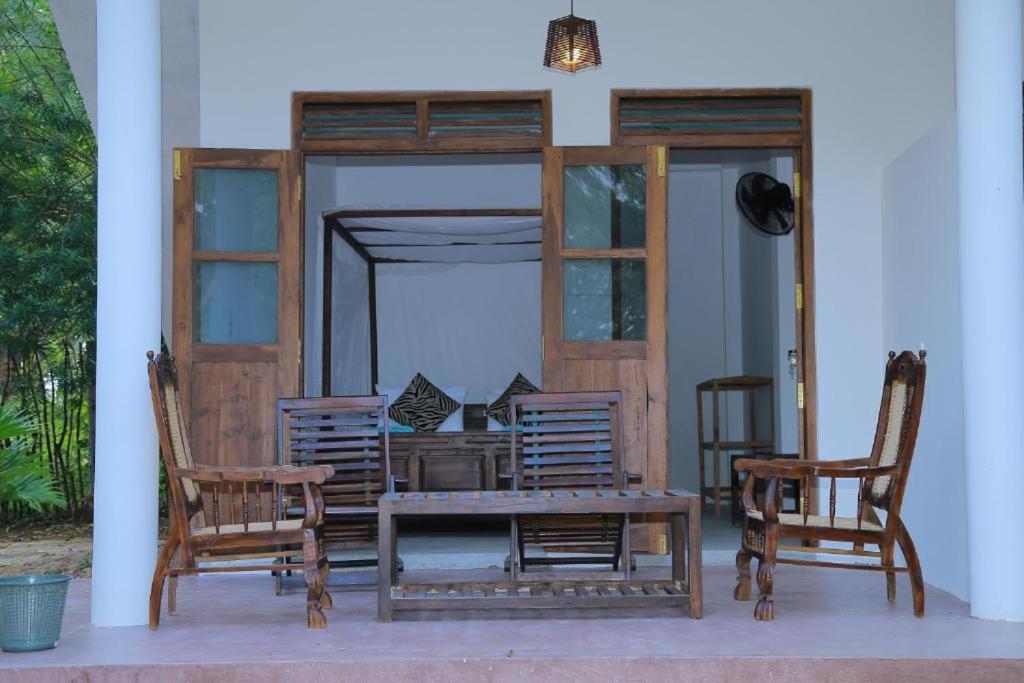 Silent Cabana And Restaurant Marakolliya, Tangalle Ngoại thất bức ảnh